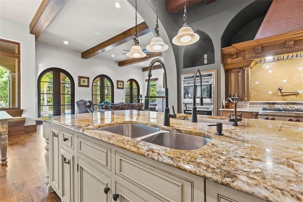 待售: $2,449,000 (5 贝兹, 4 浴室, 6440 平方英尺)