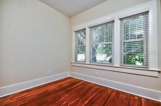 出租: $2,065 (1 贝兹, 1 浴室, 744 平方英尺)