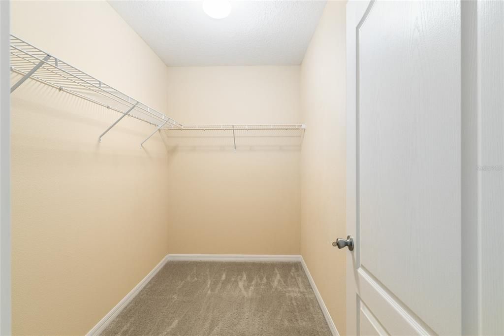 For Sale: $300,000 (2 beds, 2 baths, 1772 Square Feet)