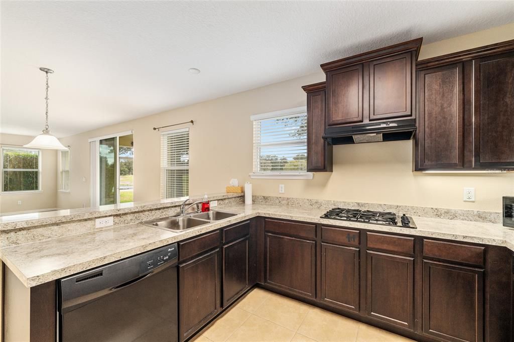 For Sale: $300,000 (2 beds, 2 baths, 1772 Square Feet)