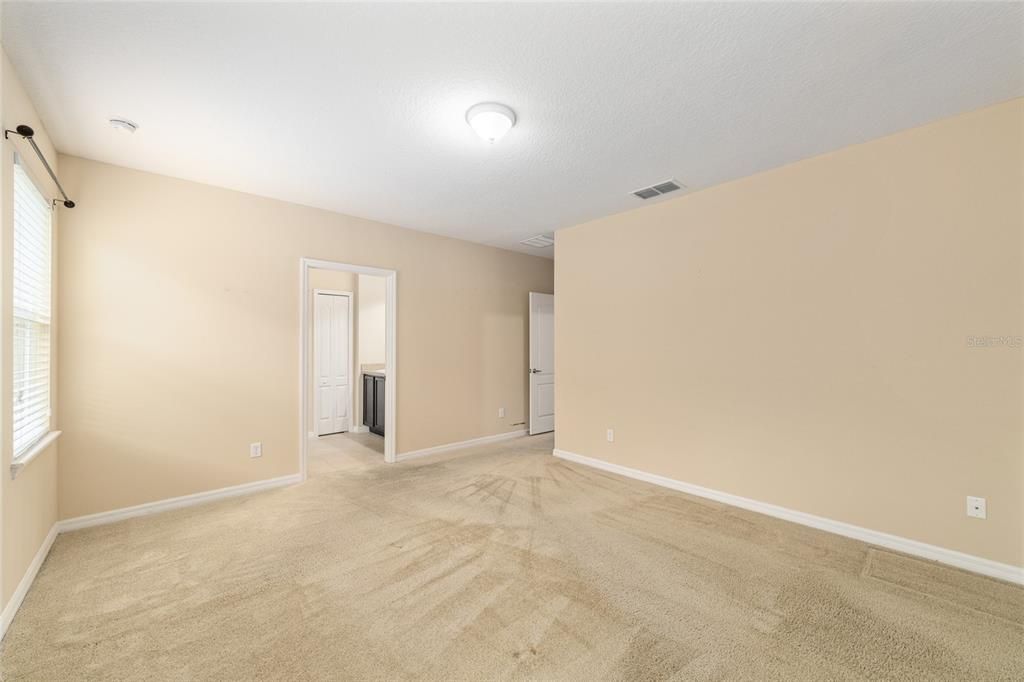 For Sale: $300,000 (2 beds, 2 baths, 1772 Square Feet)