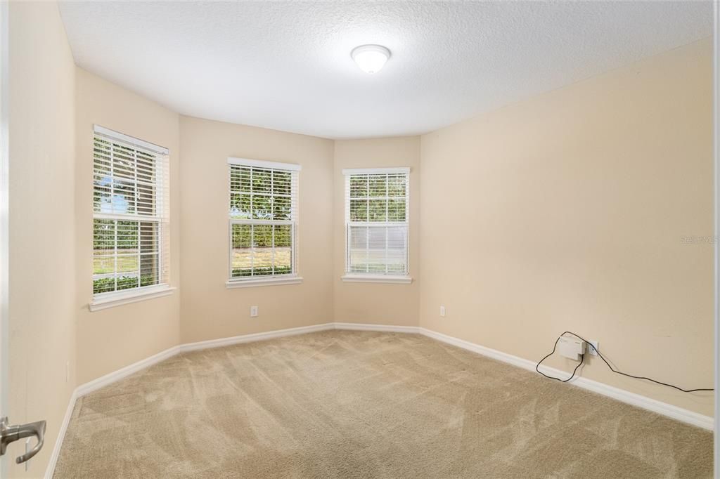 For Sale: $300,000 (2 beds, 2 baths, 1772 Square Feet)