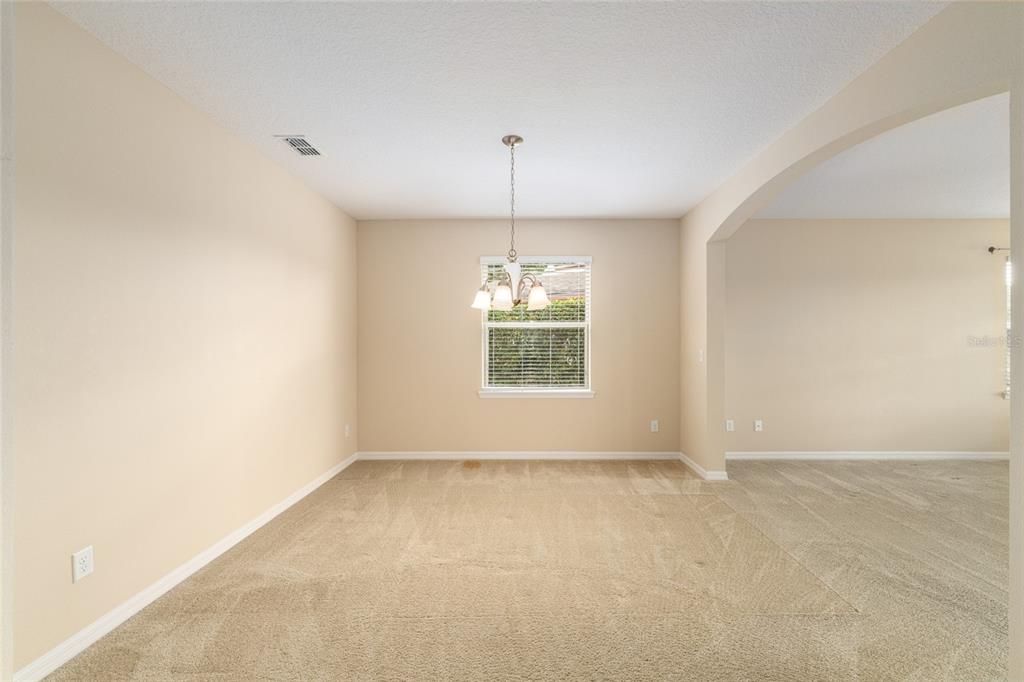 For Sale: $300,000 (2 beds, 2 baths, 1772 Square Feet)