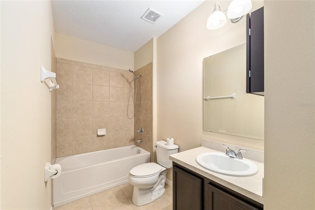 For Sale: $300,000 (2 beds, 2 baths, 1772 Square Feet)