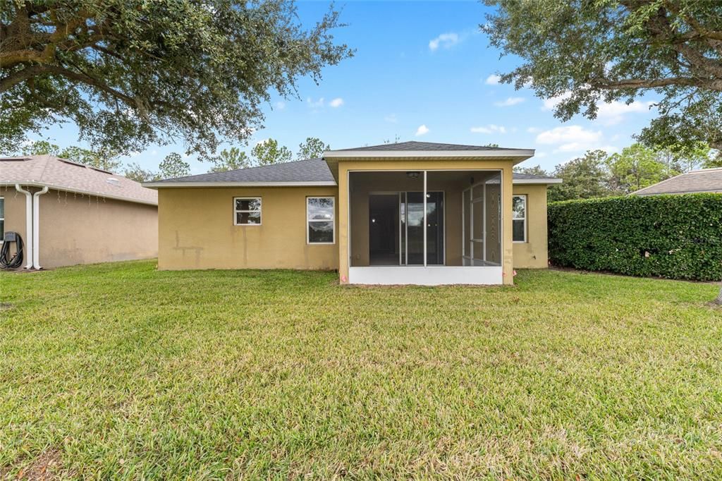 For Sale: $300,000 (2 beds, 2 baths, 1772 Square Feet)