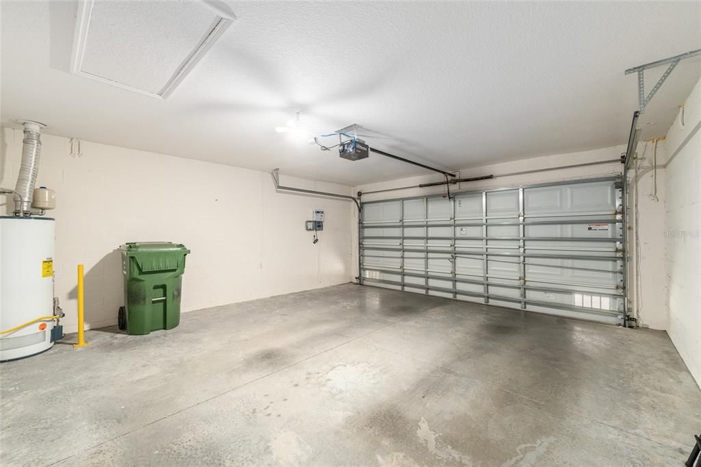 For Sale: $300,000 (2 beds, 2 baths, 1772 Square Feet)