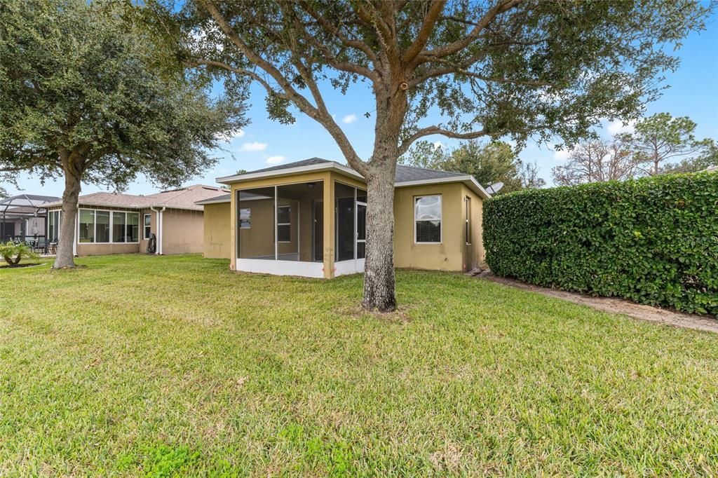 For Sale: $300,000 (2 beds, 2 baths, 1772 Square Feet)