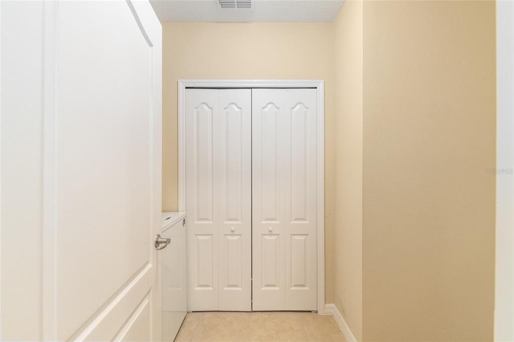 For Sale: $300,000 (2 beds, 2 baths, 1772 Square Feet)