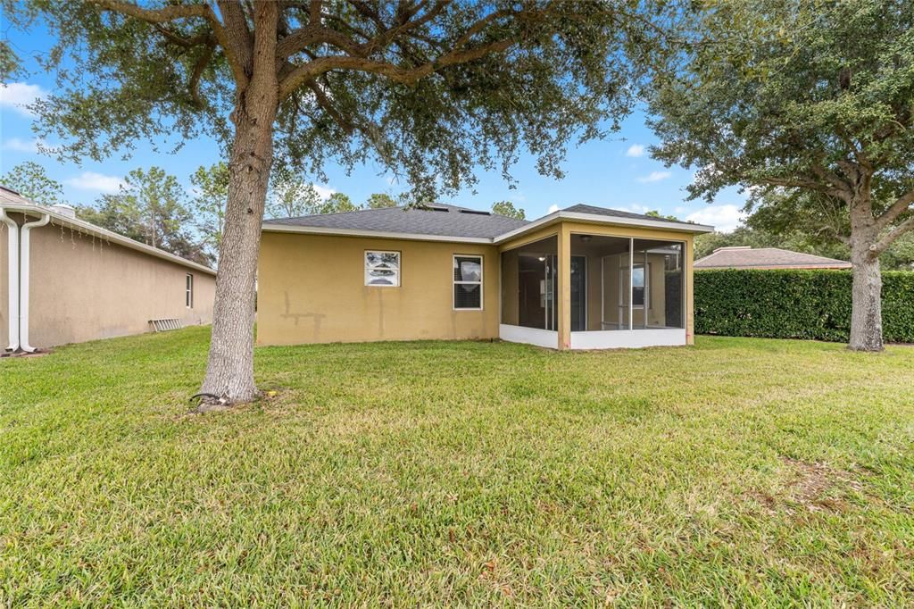 For Sale: $300,000 (2 beds, 2 baths, 1772 Square Feet)