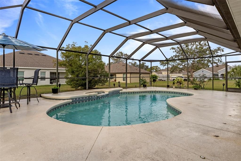 На продажу: $335,000 (3 спален, 2 ванн, 1725 Квадратных фут)