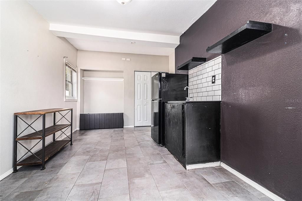 На продажу: $315,000 (4 спален, 3 ванн, 1728 Квадратных фут)