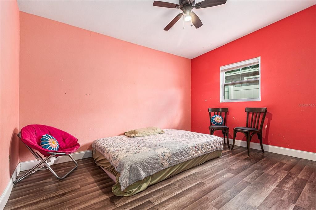 На продажу: $315,000 (4 спален, 3 ванн, 1728 Квадратных фут)