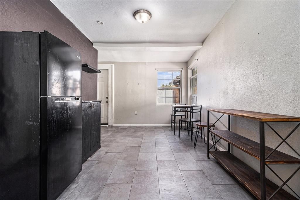 На продажу: $315,000 (4 спален, 3 ванн, 1728 Квадратных фут)