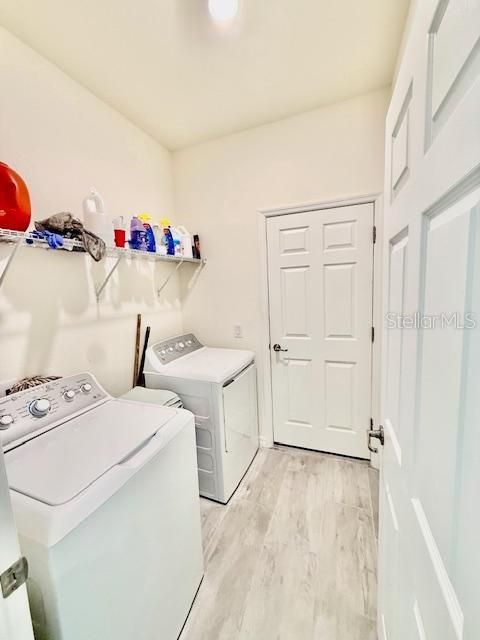 На продажу: $333,000 (2 спален, 2 ванн, 1568 Квадратных фут)