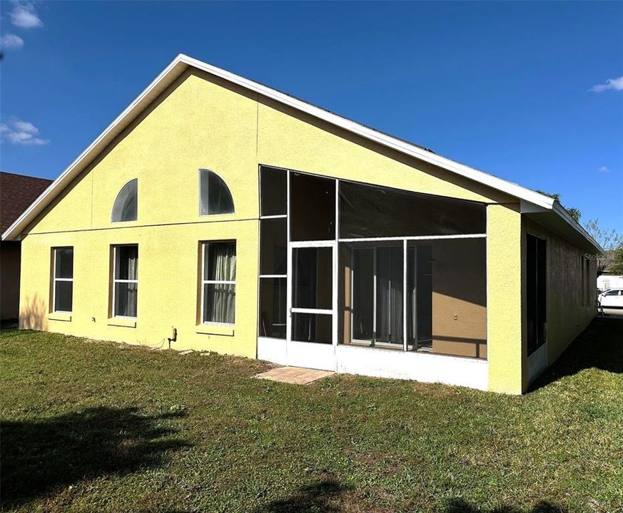 Activo con contrato: $424,900 (3 camas, 2 baños, 1642 Pies cuadrados)