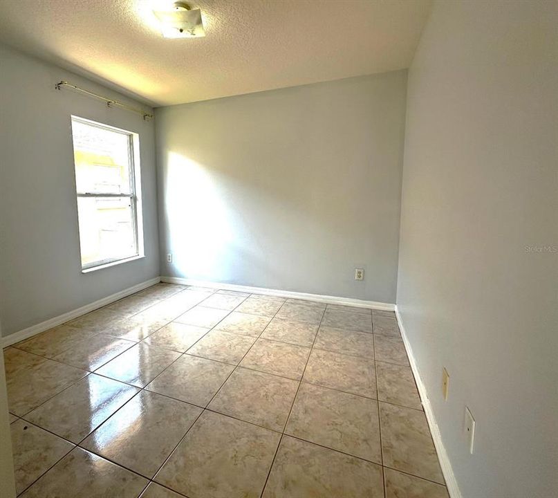 Activo con contrato: $424,900 (3 camas, 2 baños, 1642 Pies cuadrados)