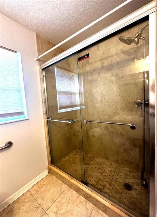 Activo con contrato: $424,900 (3 camas, 2 baños, 1642 Pies cuadrados)