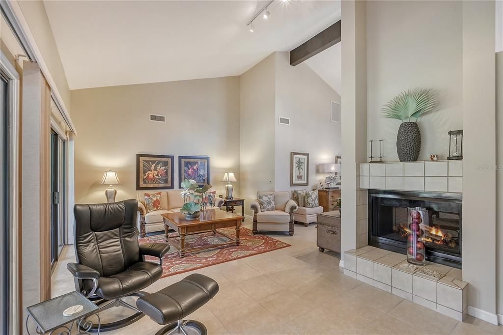 待售: $430,000 (3 贝兹, 2 浴室, 1971 平方英尺)