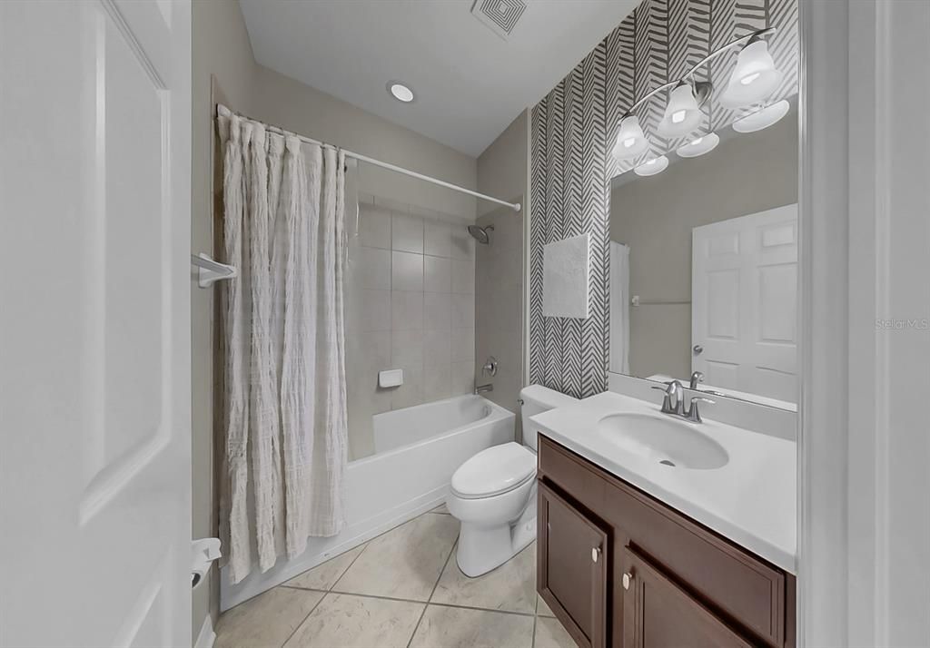 На продажу: $499,000 (3 спален, 2 ванн, 2051 Квадратных фут)