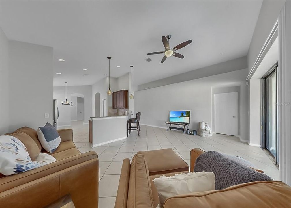 На продажу: $499,000 (3 спален, 2 ванн, 2051 Квадратных фут)