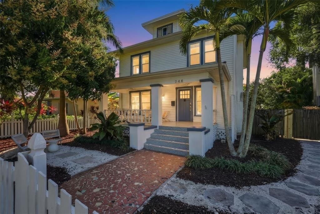 For Sale: $1,485,000 (3 beds, 2 baths, 2093 Square Feet)