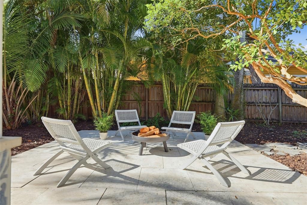 For Sale: $1,485,000 (3 beds, 2 baths, 2093 Square Feet)