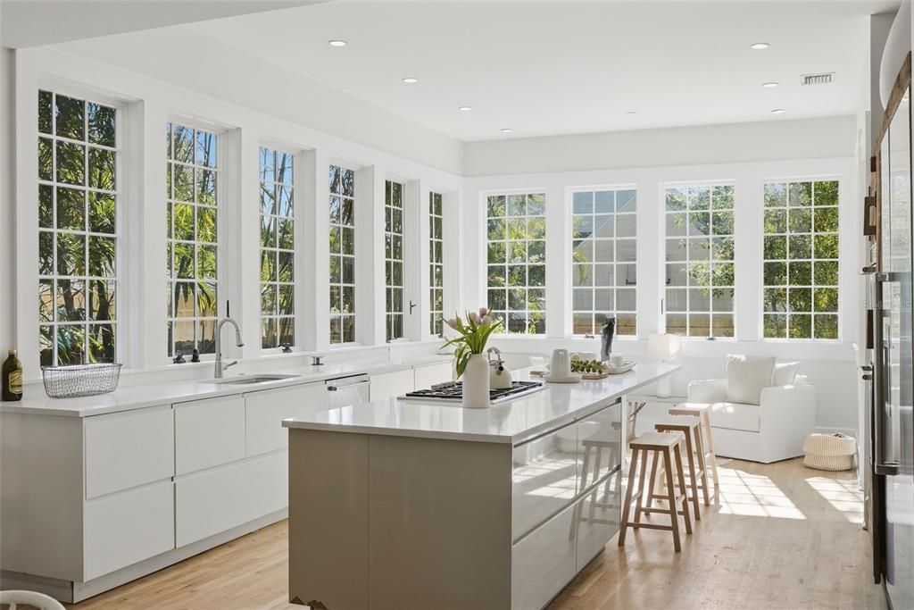 For Sale: $1,485,000 (3 beds, 2 baths, 2093 Square Feet)