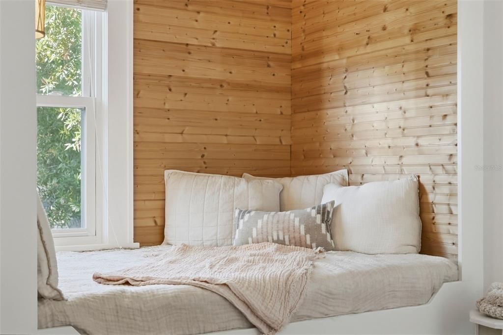 For Sale: $1,485,000 (3 beds, 2 baths, 2093 Square Feet)