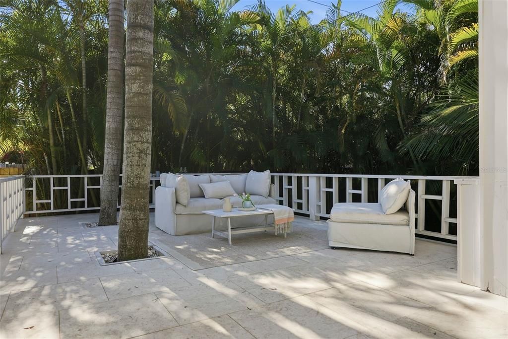 For Sale: $1,485,000 (3 beds, 2 baths, 2093 Square Feet)