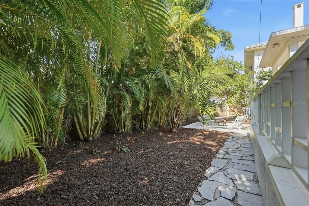 For Sale: $1,485,000 (3 beds, 2 baths, 2093 Square Feet)