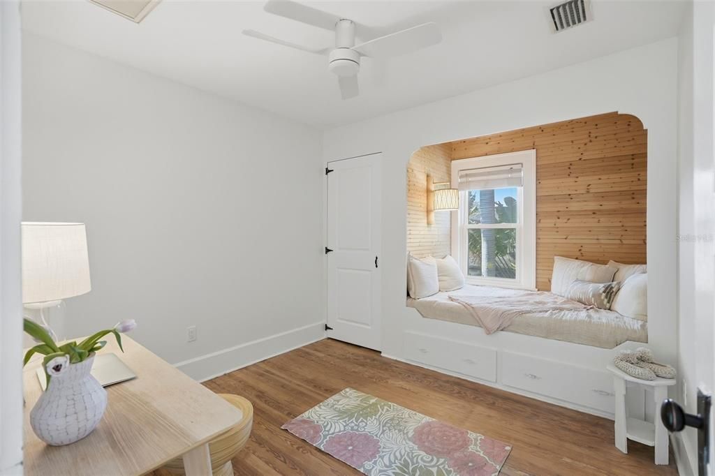 For Sale: $1,485,000 (3 beds, 2 baths, 2093 Square Feet)