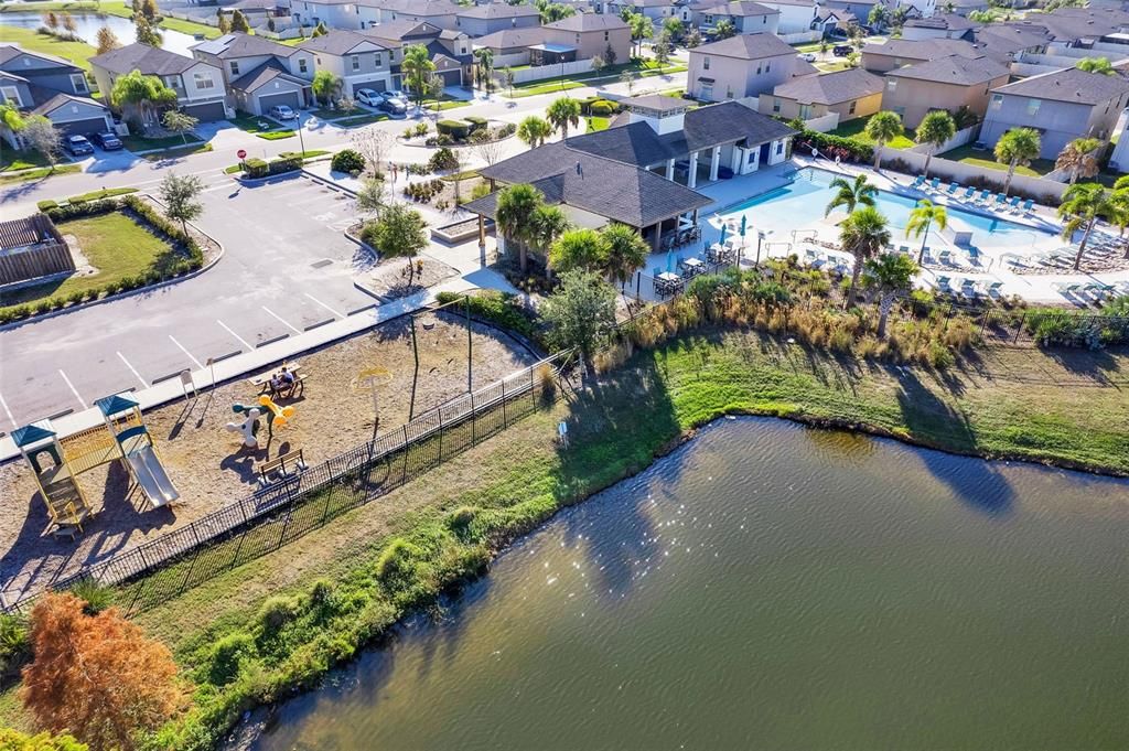 待售: $385,000 (5 贝兹, 2 浴室, 2415 平方英尺)