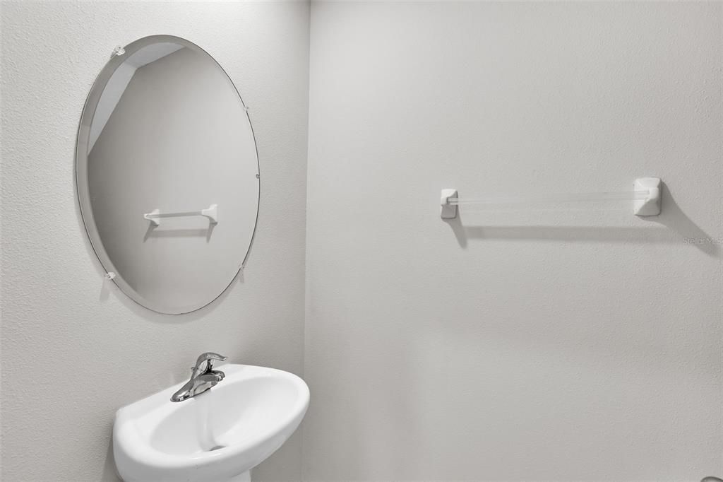 待售: $385,000 (5 贝兹, 2 浴室, 2415 平方英尺)