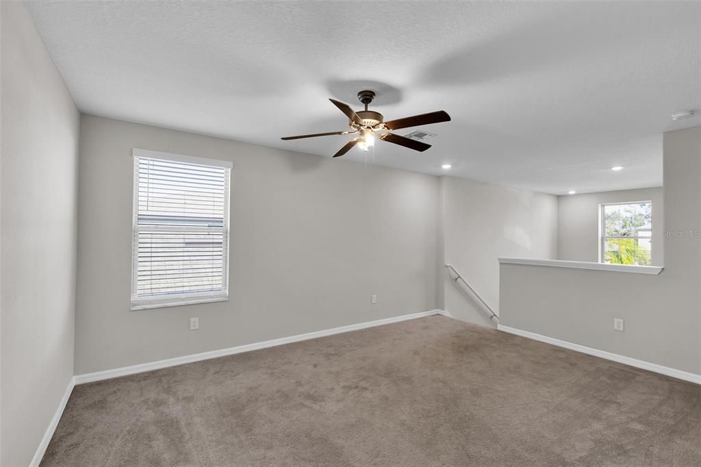 待售: $385,000 (5 贝兹, 2 浴室, 2415 平方英尺)