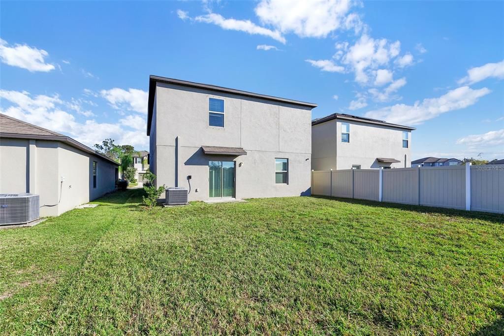 待售: $385,000 (5 贝兹, 2 浴室, 2415 平方英尺)