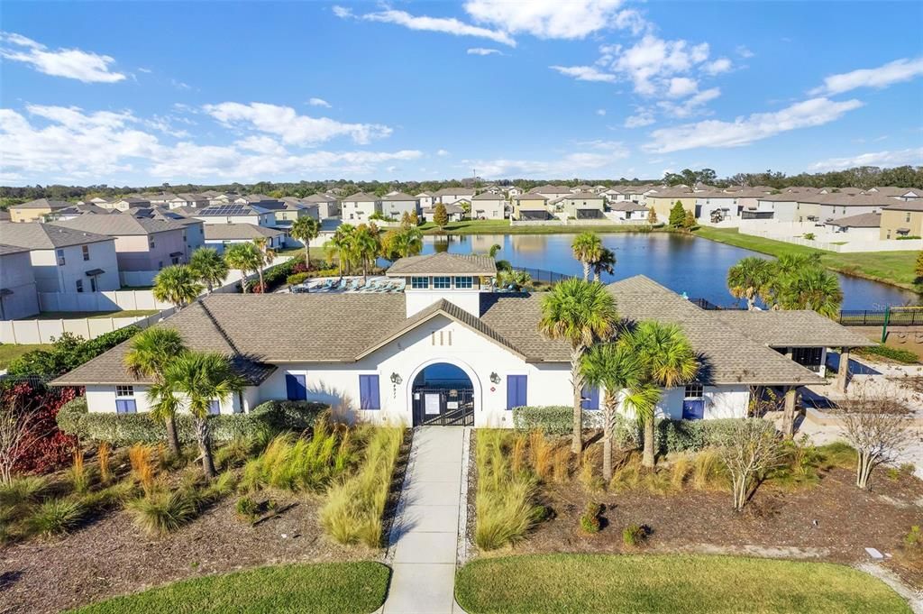 待售: $385,000 (5 贝兹, 2 浴室, 2415 平方英尺)