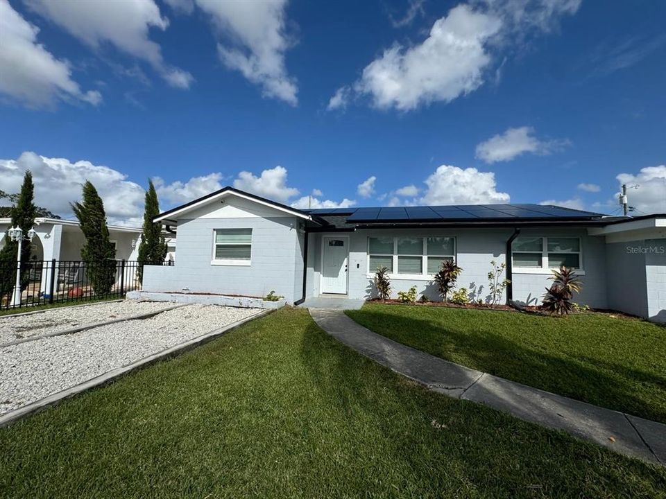 出租: $2,500 (3 贝兹, 1 浴室, 1300 平方英尺)