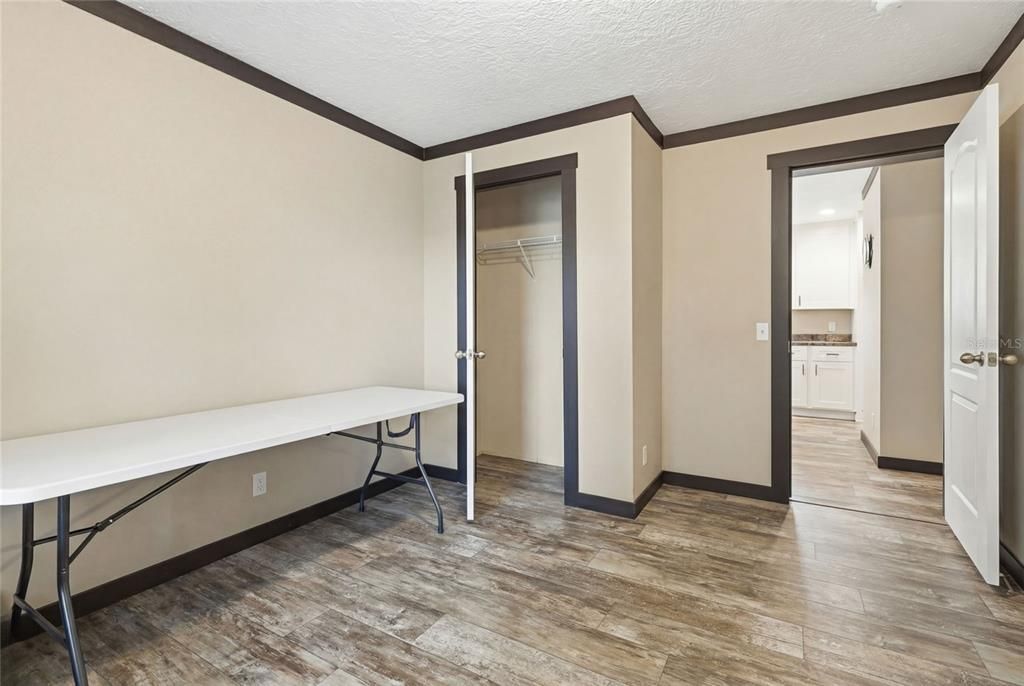 En Venta: $319,900 (4 camas, 3 baños, 1980 Pies cuadrados)