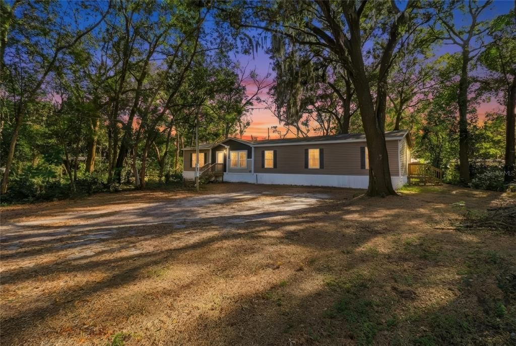 En Venta: $319,900 (4 camas, 3 baños, 1980 Pies cuadrados)