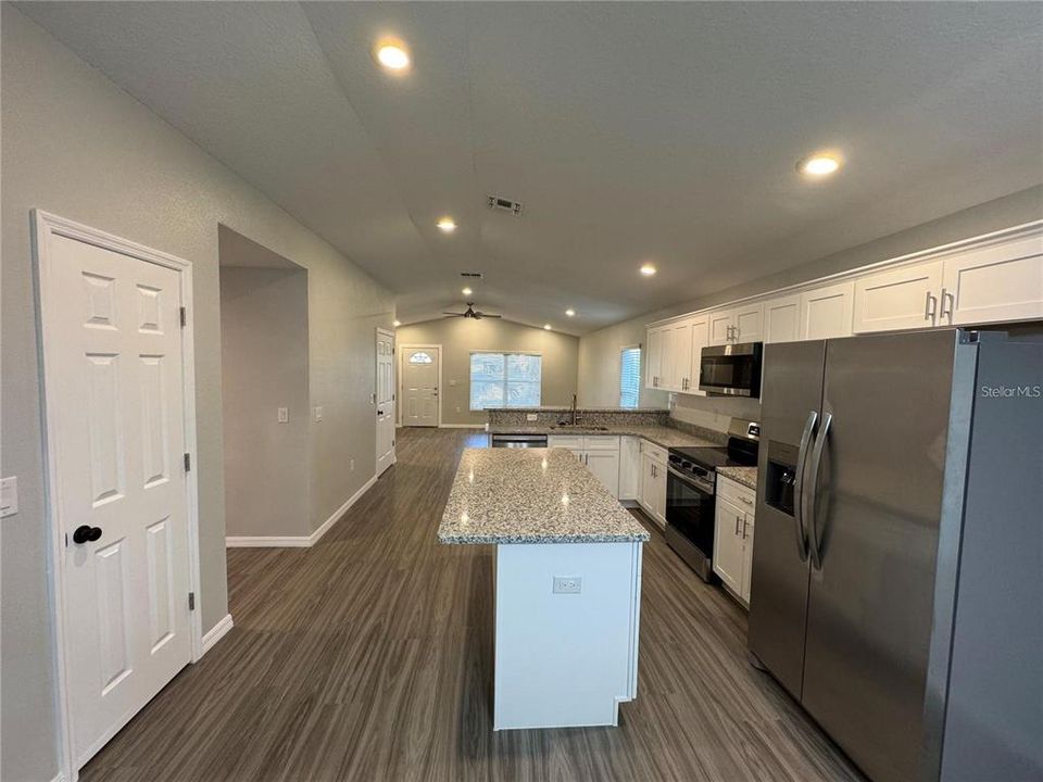 En Venta: $260,000 (3 camas, 2 baños, 1451 Pies cuadrados)