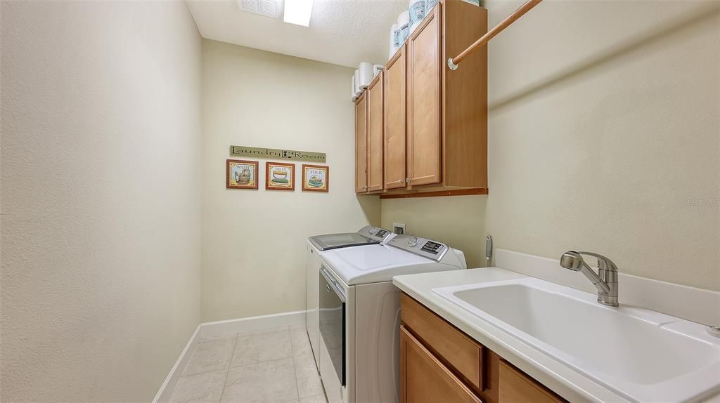 For Sale: $500,000 (2 beds, 2 baths, 1684 Square Feet)