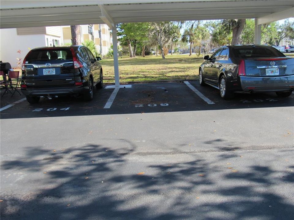 For Sale: $92,900 (2 beds, 2 baths, 919 Square Feet)