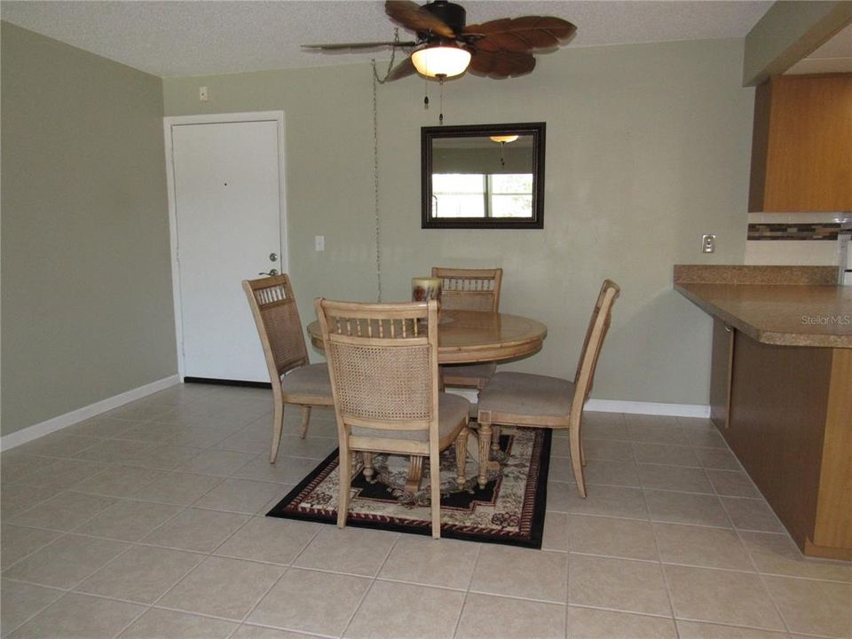 For Sale: $92,900 (2 beds, 2 baths, 919 Square Feet)