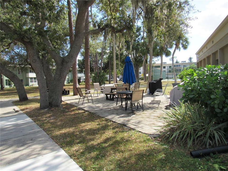 For Sale: $92,900 (2 beds, 2 baths, 919 Square Feet)