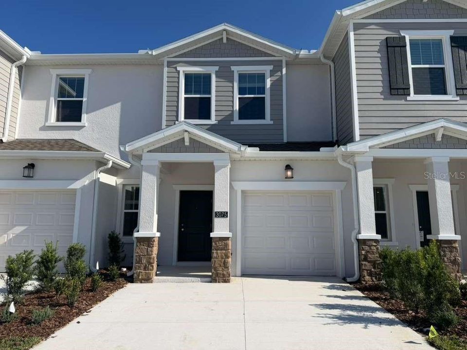 En Renta: $2,299 (3 camas, 2 baños, 1689 Pies cuadrados)