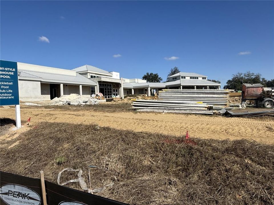 Под контрактом: $270,000 (3 спален, 2 ванн, 1645 Квадратных фут)