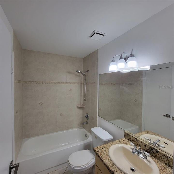 На продажу: $195,000 (2 спален, 2 ванн, 1119 Квадратных фут)