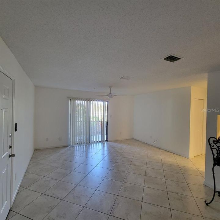 На продажу: $195,000 (2 спален, 2 ванн, 1119 Квадратных фут)