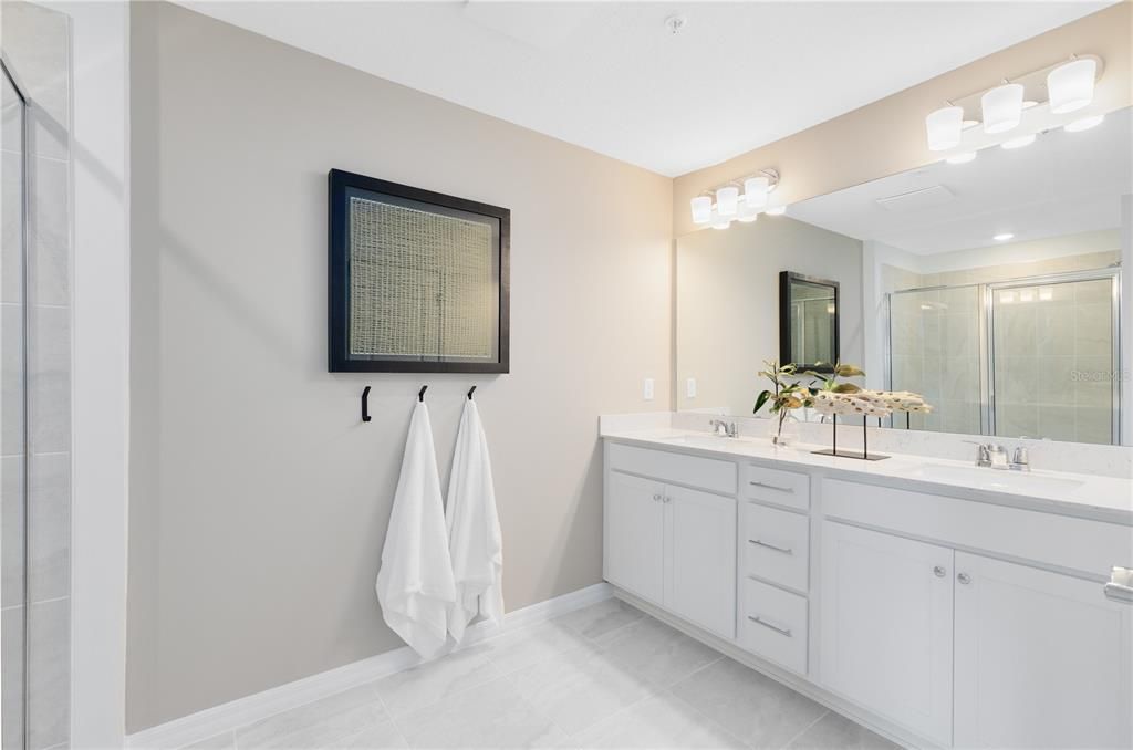 На продажу: $261,600 (3 спален, 2 ванн, 1699 Квадратных фут)