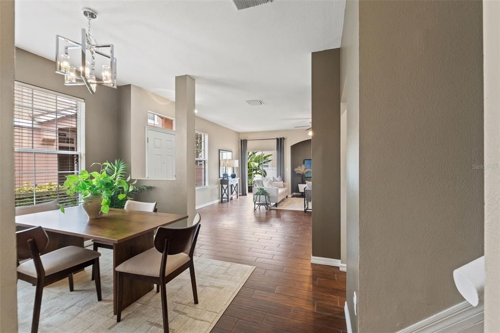 На продажу: $449,900 (3 спален, 2 ванн, 1635 Квадратных фут)